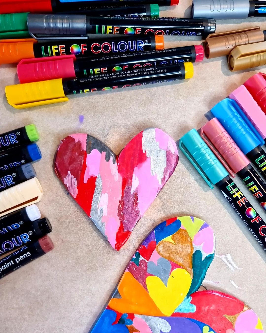 5 Glitter DIY ideas without the mess using paint pens - Life of Colour