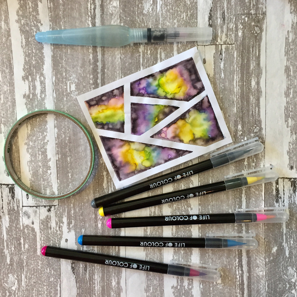 Geometric patterns with watercolour brush pens ...