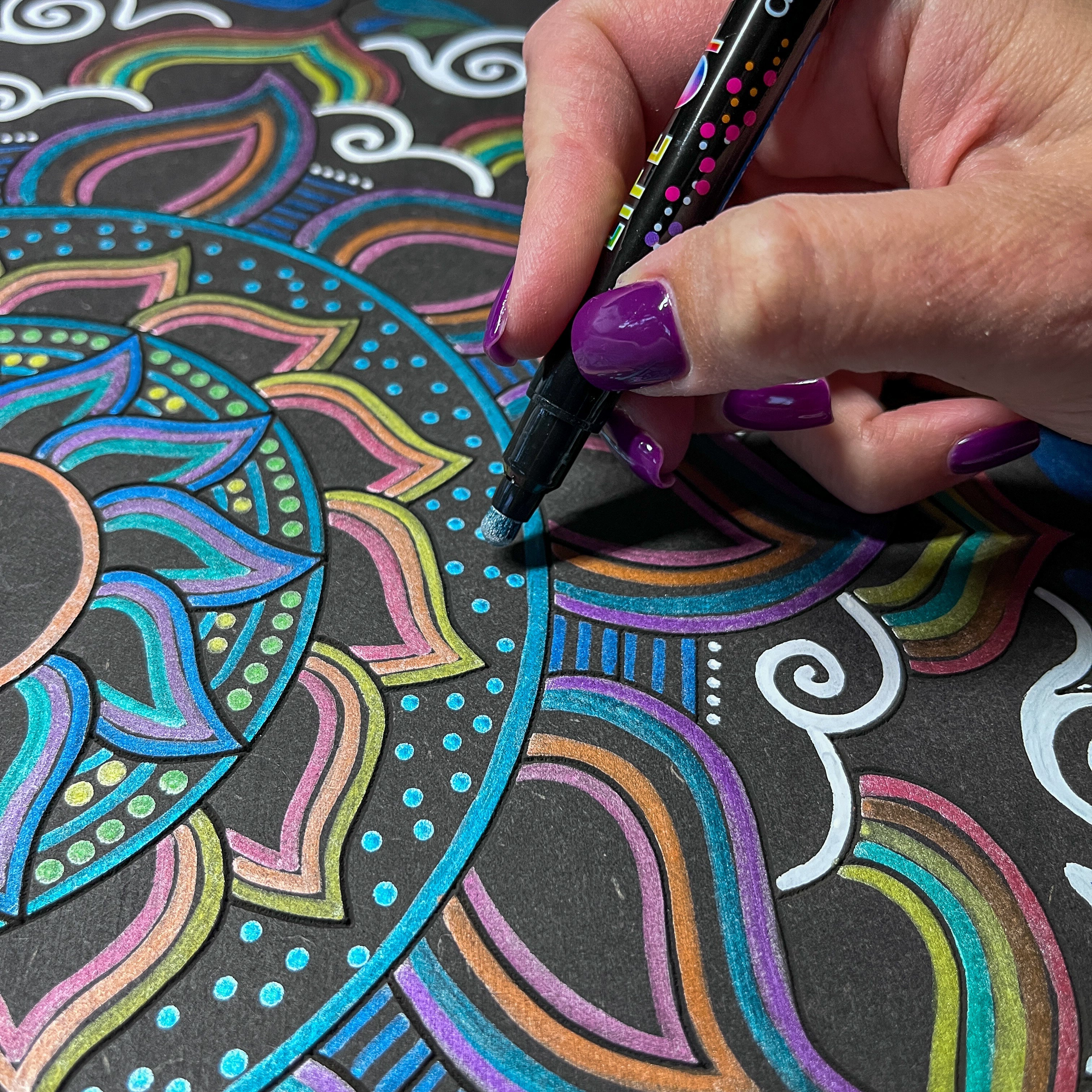 '5 Ways How Painting Can Improve Your Mental Health' article featured image.