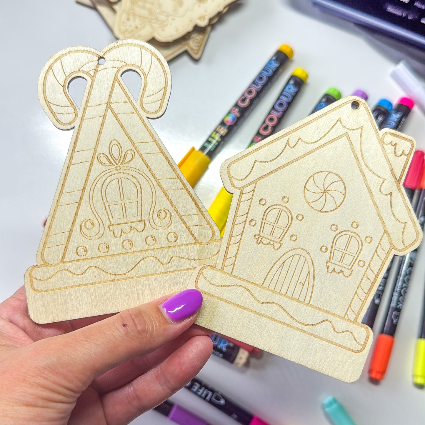 Gingerbread Houses – Christmas Colouring Kit