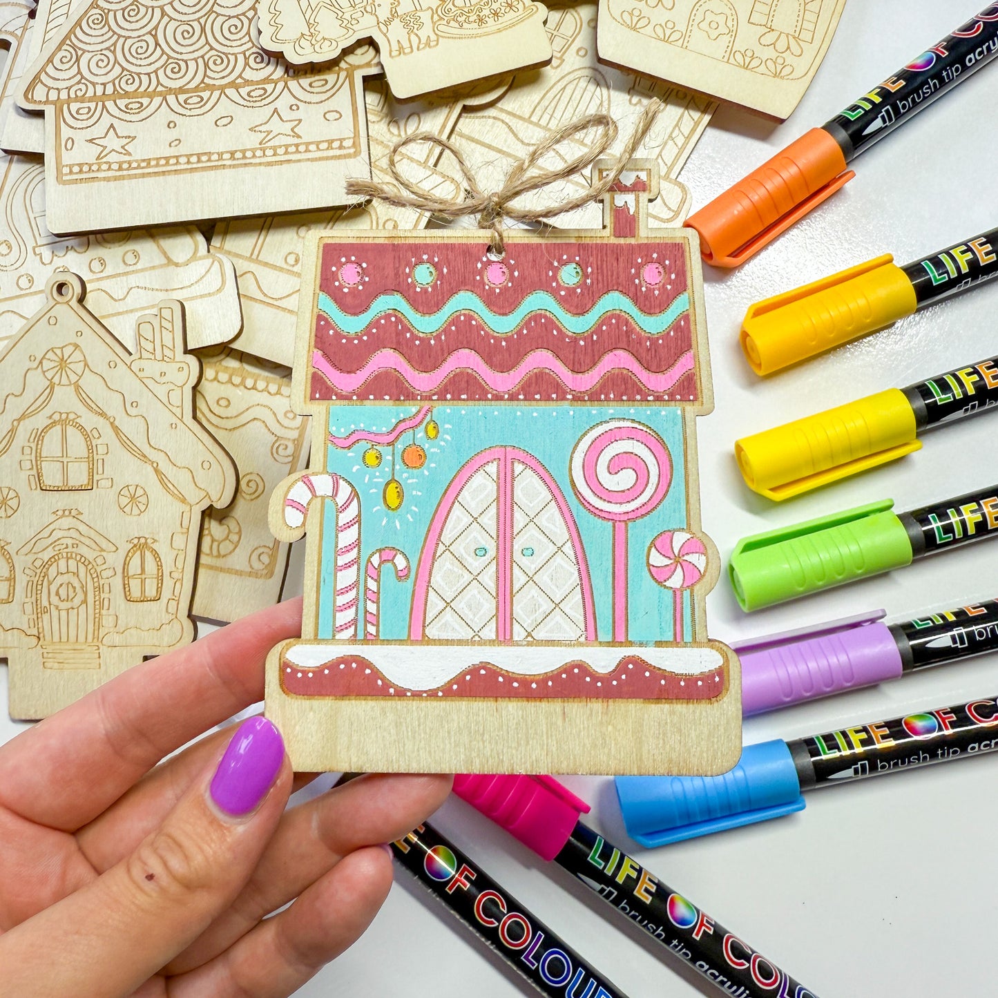 Gingerbread Houses – Christmas Colouring Kit